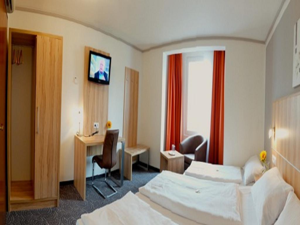 Hotel Am Schelztor 에즐링겐 객실 사진