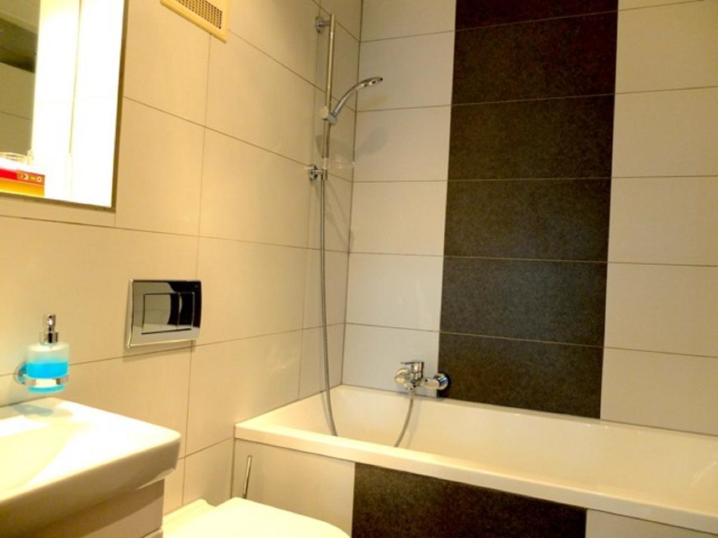 Hotel Am Schelztor 에즐링겐 외부 사진
