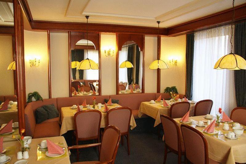 Hotel Am Schelztor 에즐링겐 외부 사진