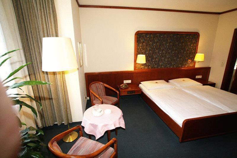 Hotel Am Schelztor 에즐링겐 외부 사진