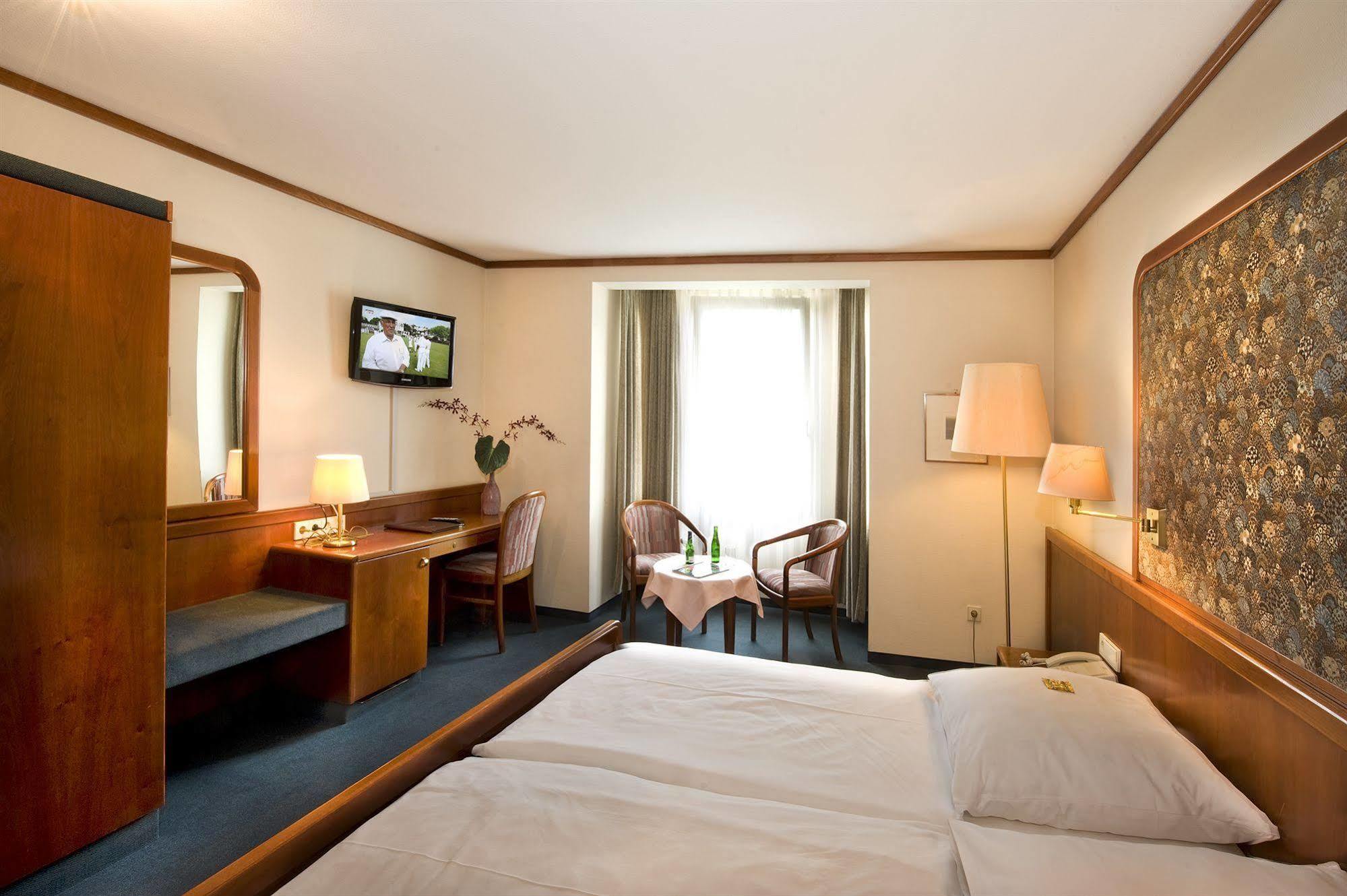 Hotel Am Schelztor 에즐링겐 외부 사진