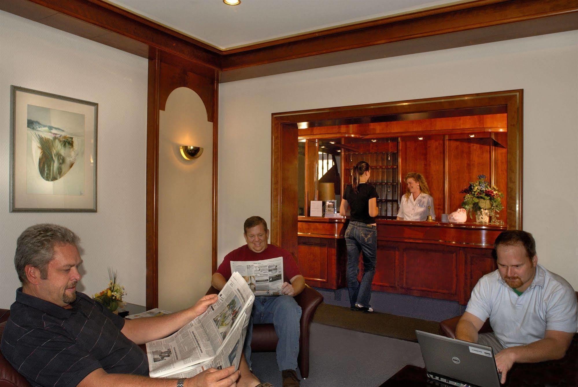 Hotel Am Schelztor 에즐링겐 외부 사진